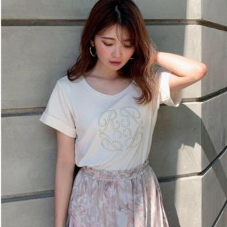 リエンダ(rienda)の新品タグ付き　rienda R ロゴT  アイボリー(Tシャツ(半袖/袖なし))