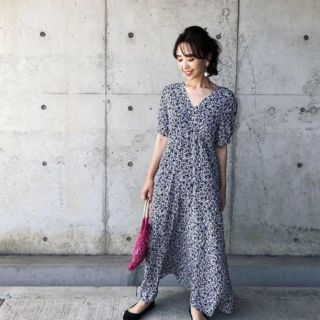 ザラ(ZARA)のmite 小花柄ワンピース　試着のみ♡(ロングワンピース/マキシワンピース)