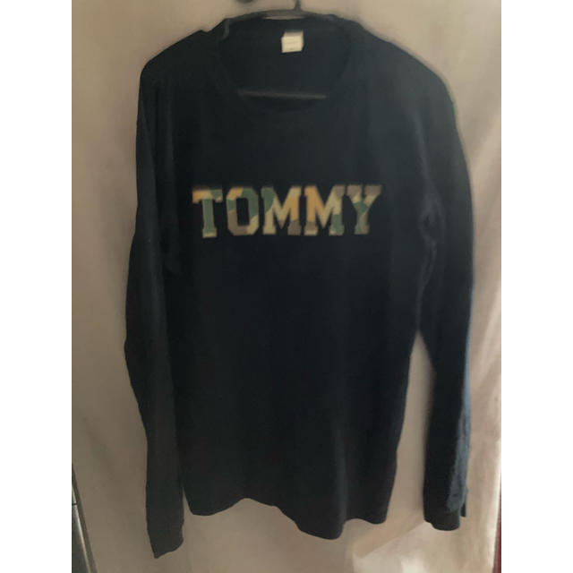 TOMMY(トミー)のTOMMY 黒　長袖　Tシャツ メンズのトップス(Tシャツ/カットソー(七分/長袖))の商品写真