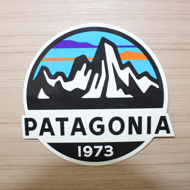 patagonia(パタゴニア)のパタゴニア　ステッカー　山脈ロゴ スポーツ/アウトドアのスポーツ/アウトドア その他(その他)の商品写真