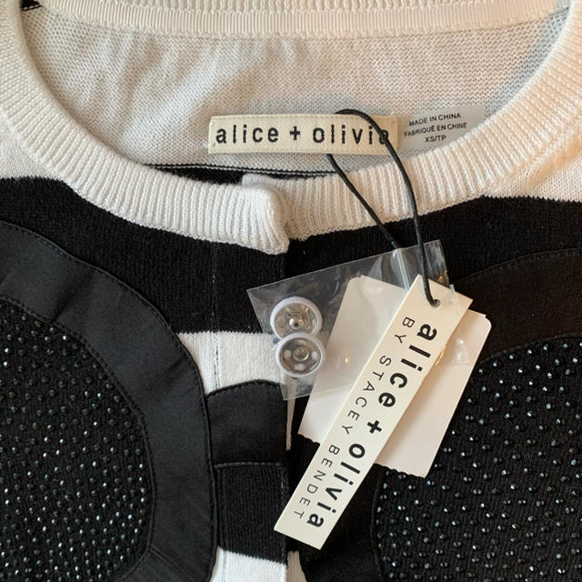 大人の上質  【新品】ALICE&OLIVIA カーディガン XSサイズ ニット/セーター