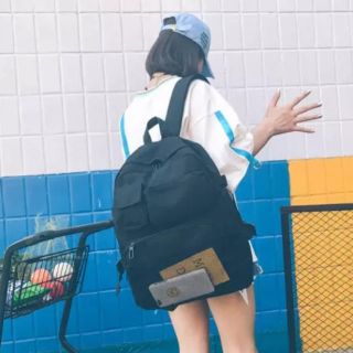 多機能　メッシュポケット付き　リュック　SNSでも人気！　シンプルデザイン　黒(リュック/バックパック)