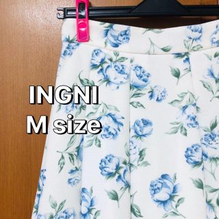 イング(INGNI)のINGNI イング　花柄スカート　薔薇　(ミニスカート)