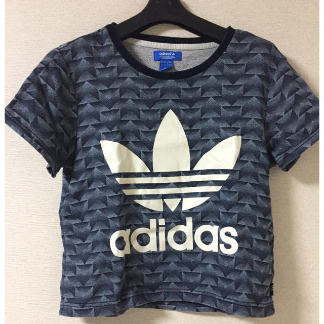 adidasアディダススウェット Tシャツ