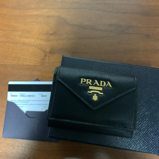 PRADA 黒　三つ折り財布 コンパクト ミニ ウォレット プラダ 3