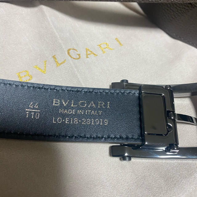 BVLGARI(ブルガリ)のBVLGARI  正規品  新品未使用 デニムサファイア  カーブレザーベルト メンズのファッション小物(ベルト)の商品写真