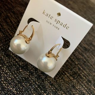 ケイトスペードニューヨーク(kate spade new york)の新品　ケイトスペード　パールピアス　ホワイト(ピアス)