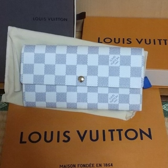 LOUIS VUITTON ポルトフォイユサラ財布