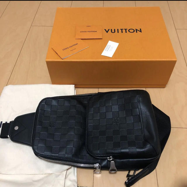 LOUIS VUITTON(ルイヴィトン)のルイヴィトンLV LOUIS VUITTONスリングバッグ。バック メンズのバッグ(ボディーバッグ)の商品写真