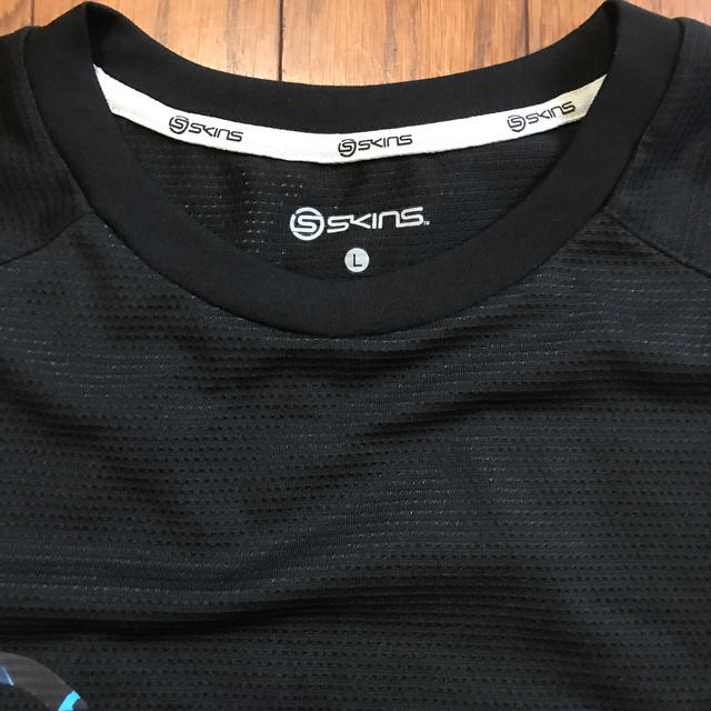 SKINS(スキンズ)のTシャツ　　skins メンズのトップス(Tシャツ/カットソー(半袖/袖なし))の商品写真