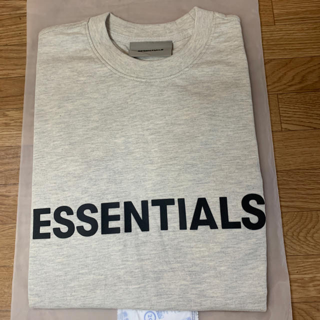 FEAR OF GOD(フィアオブゴッド)のFOG essentials oatmeal XXSサイズ メンズのトップス(Tシャツ/カットソー(半袖/袖なし))の商品写真