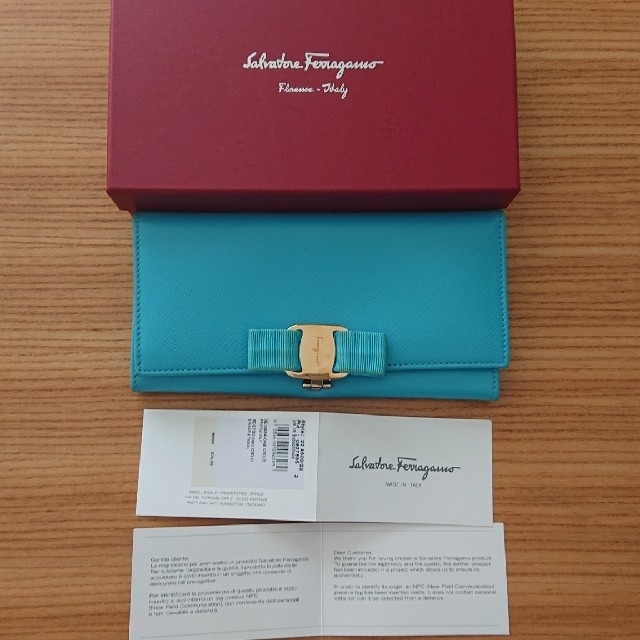 財布《美品》100%本物 Ferragamo 長財布