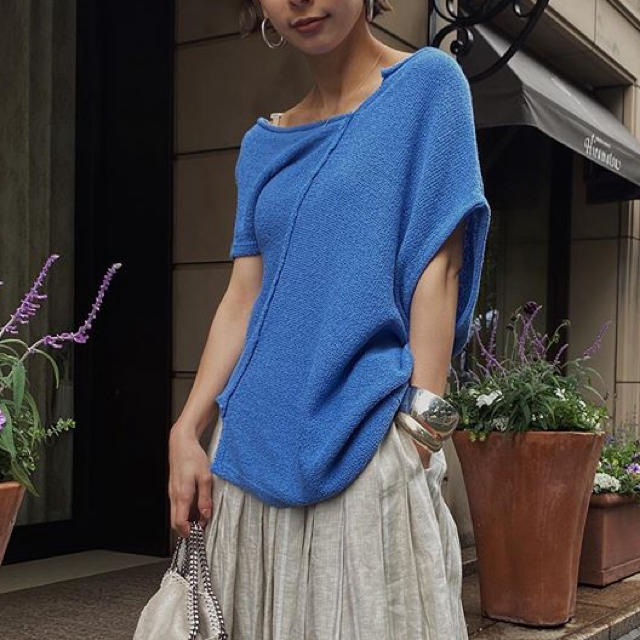 Ameri VINTAGE(アメリヴィンテージ)のAmeri VINTAGE MEDI LOOSE NECK KNIT レディースのトップス(カットソー(半袖/袖なし))の商品写真