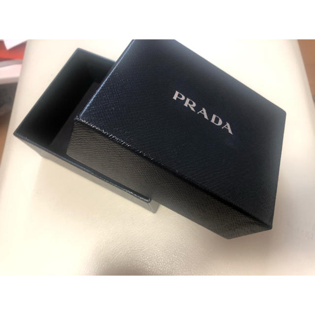 PRADA(プラダ)のPRADA 空箱 インテリア/住まい/日用品のオフィス用品(ラッピング/包装)の商品写真