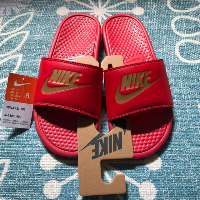 希少カラー NIKE ベナッシ   size  26cm