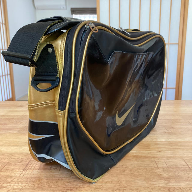 NIKE(ナイキ)のエナメルバッグ スポーツ/アウトドアのアウトドア(その他)の商品写真