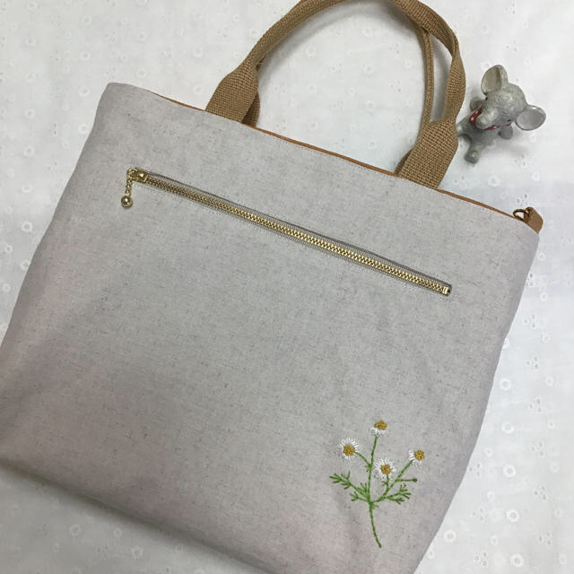 ナチュラルガーデンB  手刺繍トートバッグ　ショルダー紐付き