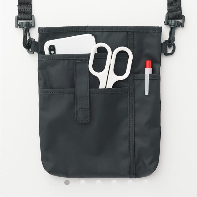 MUJI (無印良品)(ムジルシリョウヒン)の無印良品ペン差し付きミニショルダーバッグ  ブラック レディースのバッグ(ショルダーバッグ)の商品写真