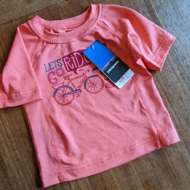 patagonia(パタゴニア)の新品 patagonia capilene1ベビーTシャツ キッズ/ベビー/マタニティのベビー服(~85cm)(Ｔシャツ)の商品写真