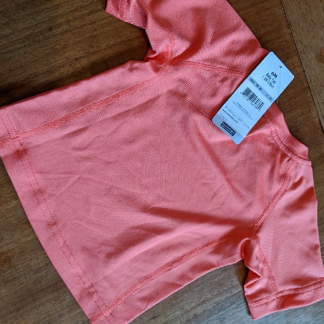 patagonia(パタゴニア)の新品 patagonia capilene1ベビーTシャツ キッズ/ベビー/マタニティのベビー服(~85cm)(Ｔシャツ)の商品写真