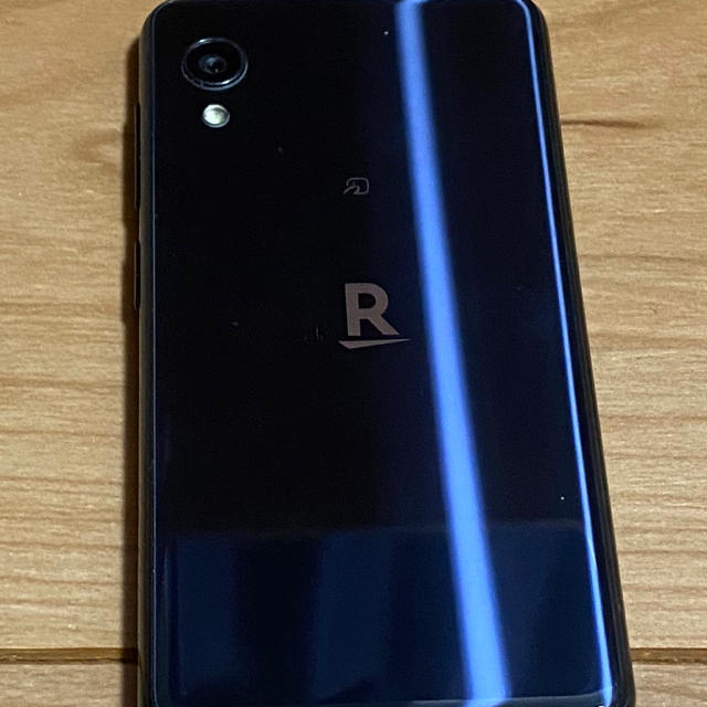 Rakuten MINI ブラックです。 スマホ/家電/カメラのスマートフォン/携帯電話(携帯電話本体)の商品写真