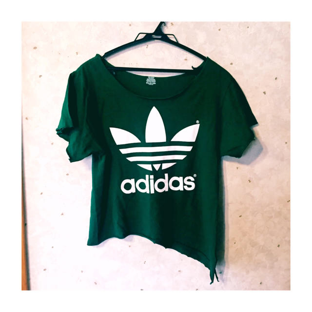 adidas(アディダス)のadidas リメイクシャツ レディースのトップス(Tシャツ(半袖/袖なし))の商品写真