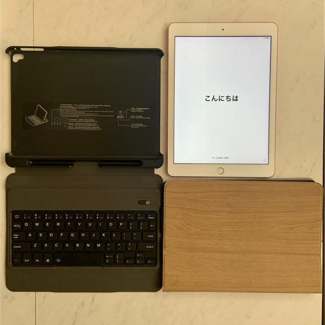 iPad(アイパッド)のiPad 第6世代 wifi 128GB keyboard 3点セット販売　 スマホ/家電/カメラのPC/タブレット(タブレット)の商品写真