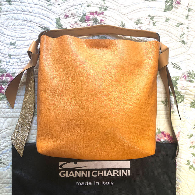 GIANNI CHIARINI ショルダーバッグ　ポーチ＆保存袋付きのサムネイル