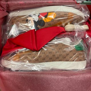 グッチ(Gucci)のGUCCI ディズニーコラボ　ミッキースニーカー　37 新品　未使用(スニーカー)