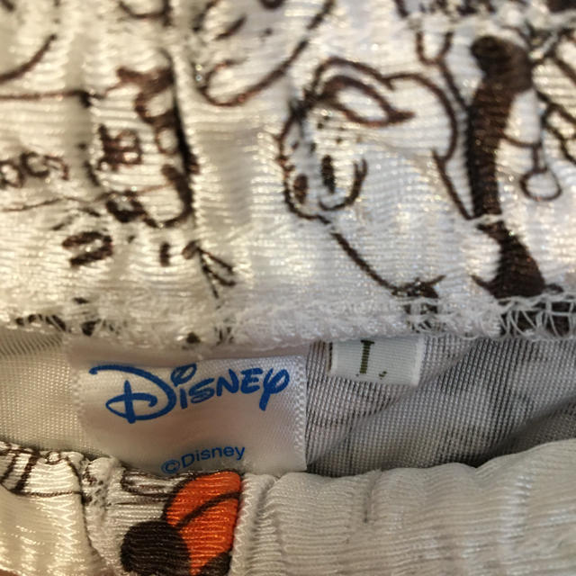 Disney(ディズニー)の美品　ディズニー　ミッキー　ミニー　アメコミ　総柄　ハーフパンツ　ショートパンツ メンズのパンツ(ショートパンツ)の商品写真
