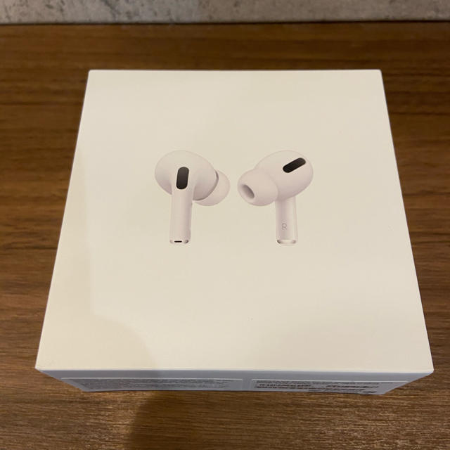 Apple(アップル)のAirPods Pro  スマホ/家電/カメラのオーディオ機器(ヘッドフォン/イヤフォン)の商品写真