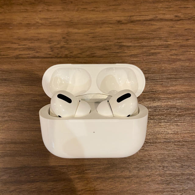 Apple(アップル)のAirPods Pro  スマホ/家電/カメラのオーディオ機器(ヘッドフォン/イヤフォン)の商品写真