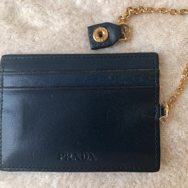 PRADA(プラダ)のPRADAパスケース レディースのファッション小物(名刺入れ/定期入れ)の商品写真