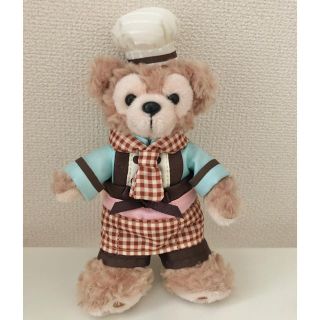 ディズニー(Disney)の【新品】【値下げ中】ダッフィー　パティシエ風　ぬいぐるみバッジ　タグなし(キーホルダー)