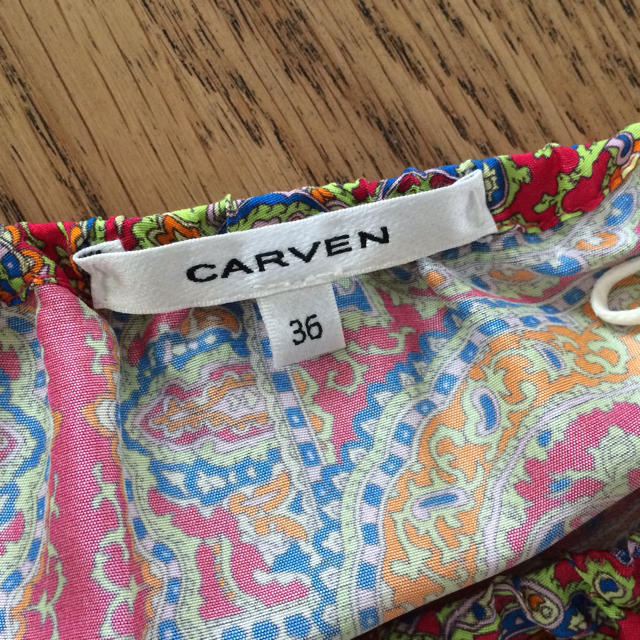 CARVEN(カルヴェン)のcarven ペイズリー柄スカート レディースのスカート(ミニスカート)の商品写真