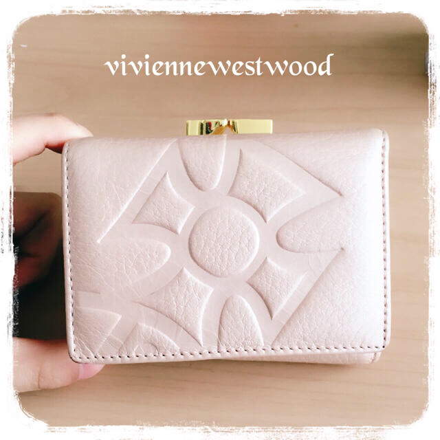 Vivienne Westwood(ヴィヴィアンウエストウッド)のvivienne 3つ折り財布 レディースのファッション小物(財布)の商品写真