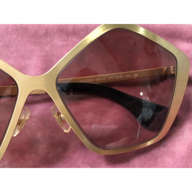 miumiu(ミュウミュウ)のミュウミュウ　サングラス　フレーム　ゴールド系　58  最終値下げ レディースのファッション小物(サングラス/メガネ)の商品写真