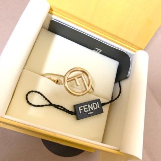 フェンディ(FENDI)のバングル(ブレスレット/バングル)