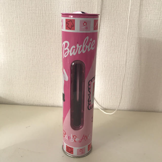 Barbie(バービー)のバービー  貯金箱　缶　ピンク エンタメ/ホビーのおもちゃ/ぬいぐるみ(キャラクターグッズ)の商品写真