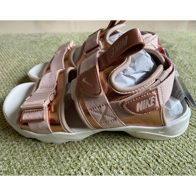 NIKE(ナイキ)のNIKE キャニオン サンダル 25cm レディースの靴/シューズ(サンダル)の商品写真