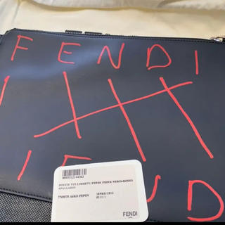 【FENDI】新品未使用 FENDI×FENDI クラッチバッグ 赤黒 入手困難
