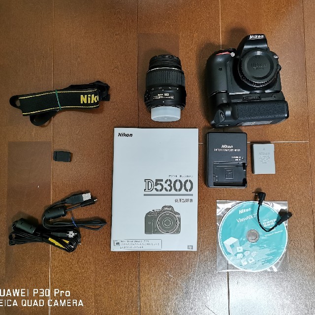 NikonD5300ボディ&広角レンズ&非純正バッテリーグリップデジタル一眼