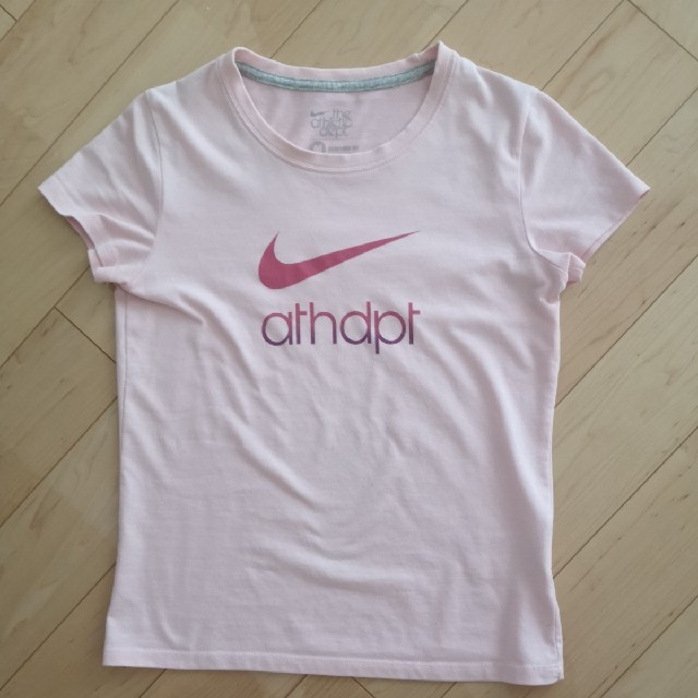 NIKE(ナイキ)のナイキ　レディース　半袖　M　ピンク　綿　スポーツ　ジム　 レディースのトップス(Tシャツ(半袖/袖なし))の商品写真