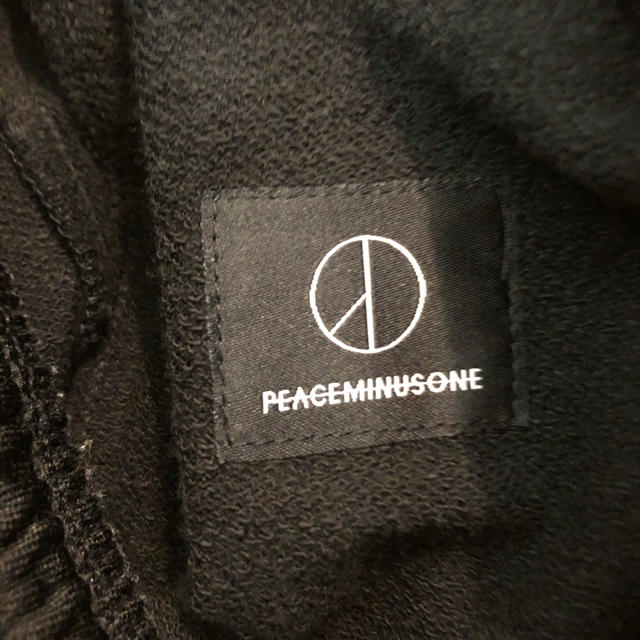 PEACEMINUSONE(ピースマイナスワン)のPEACEMINUSONE ピースマイナスワン PMO ジャージ パンツ メンズのパンツ(その他)の商品写真