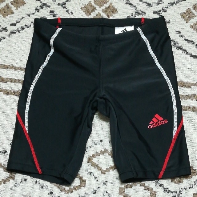 adidas(アディダス)のadidas 水着 ラッシュガード セット プール 130 キッズ/ベビー/マタニティのキッズ服男の子用(90cm~)(水着)の商品写真