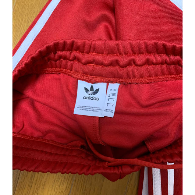 adidas(アディダス)のadidas アディダス　トラックパンツ　レッド　Mサイズ メンズのパンツ(その他)の商品写真