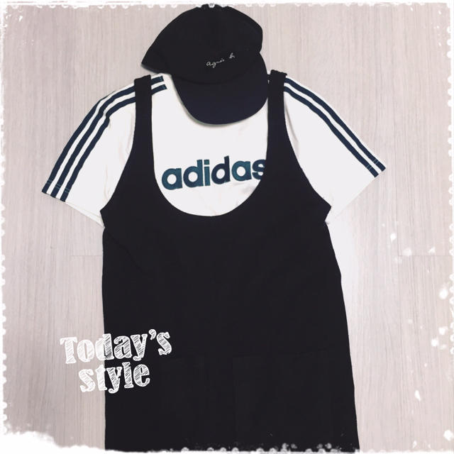 adidas(アディダス)のadidas肩ラインTシャツ レディースのトップス(Tシャツ(半袖/袖なし))の商品写真