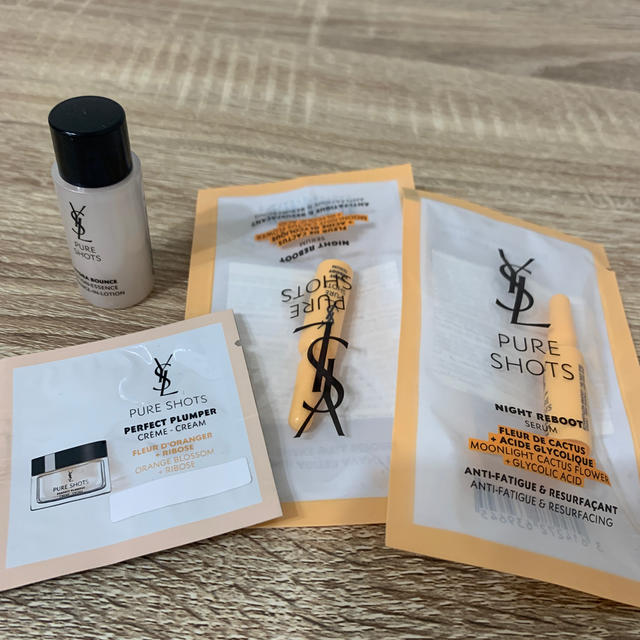 Yves Saint Laurent Beaute(イヴサンローランボーテ)のイヴ・サンローラン　試供品 コスメ/美容のキット/セット(サンプル/トライアルキット)の商品写真