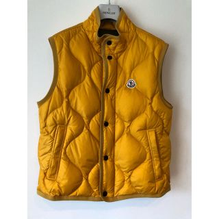 モンクレール(MONCLER)のたまきちはなはな様ご専用MONCLER ダウンベスト差し色カラーがかっこいい！(ダウンベスト)