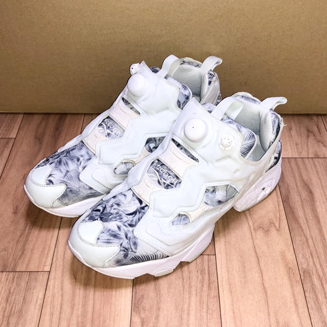 Reebok(リーボック)の良品 REEBOK PUMP FURY SG 27cm US9 白 ホワイト メンズの靴/シューズ(スニーカー)の商品写真